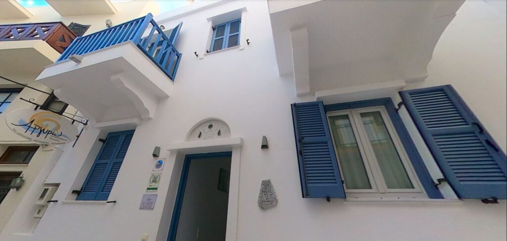 Ενοικιαζόμενα Δωμάτια Αργυρώ, Τήνος